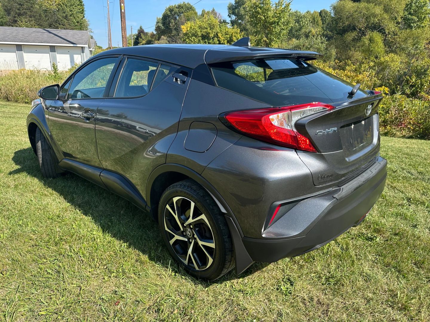 2018 Toyota C-HR XLE Premium photo 9