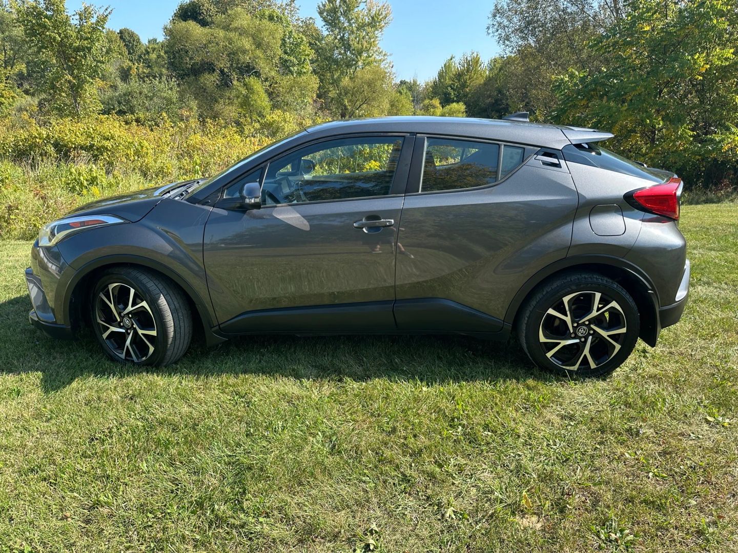 2018 Toyota C-HR XLE Premium photo 10