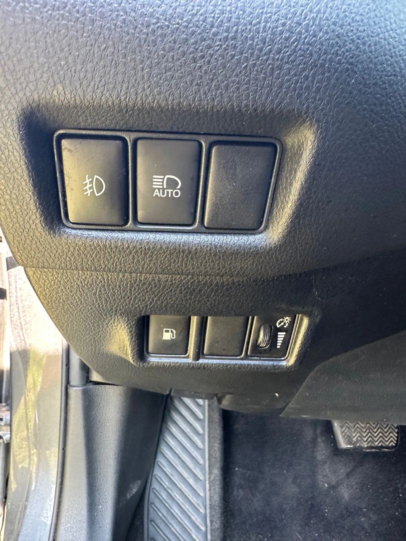 2018 Toyota C-HR XLE Premium photo 13