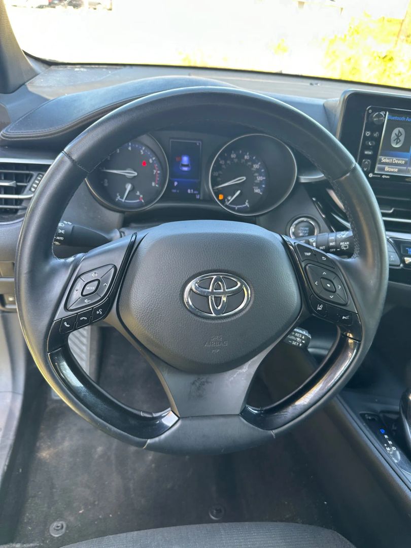 2018 Toyota C-HR XLE Premium photo 14