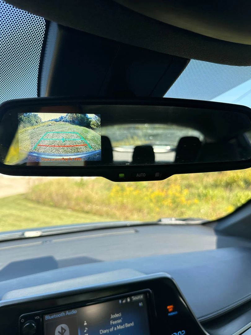 2018 Toyota C-HR XLE Premium photo 19
