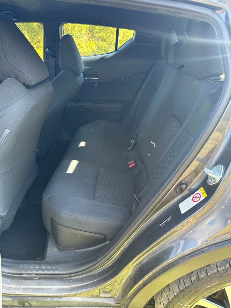 2018 Toyota C-HR XLE Premium photo 24