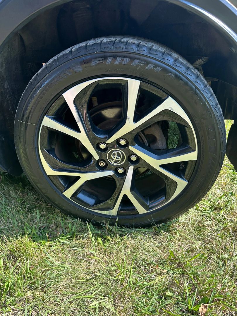 2018 Toyota C-HR XLE Premium photo 29