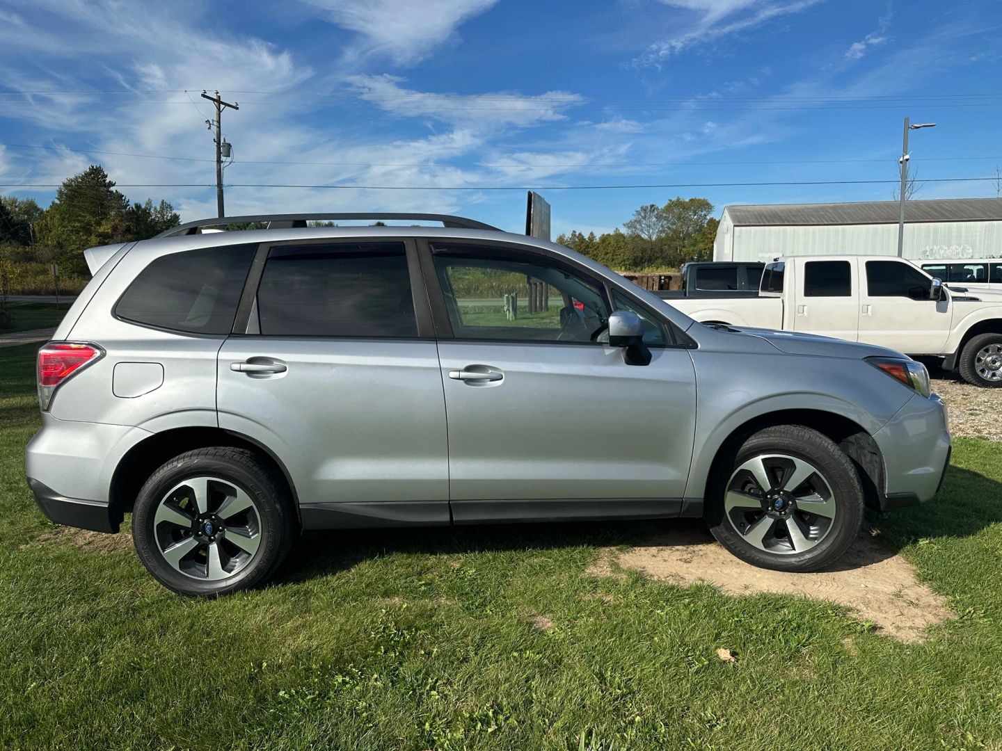 2017 Subaru Forester Premium photo 4