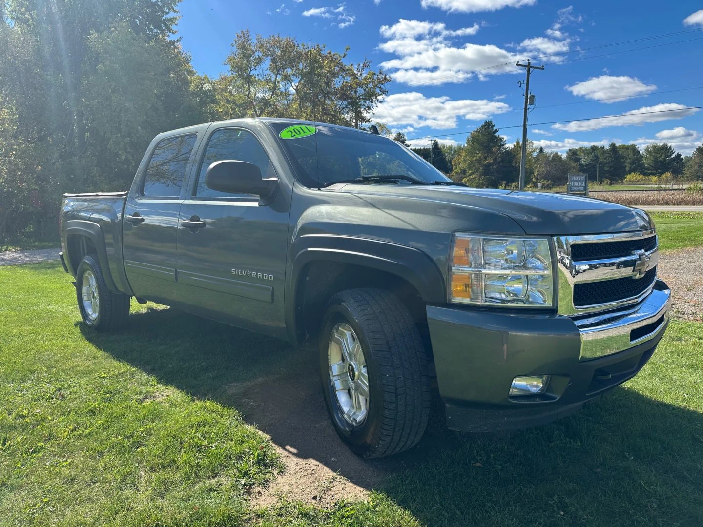 2011 Chevrolet Silverado 1500 LT photo 3