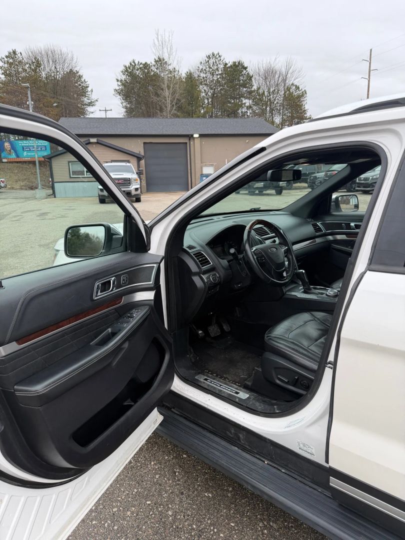 2019 Ford Explorer Platinum - Photo 17