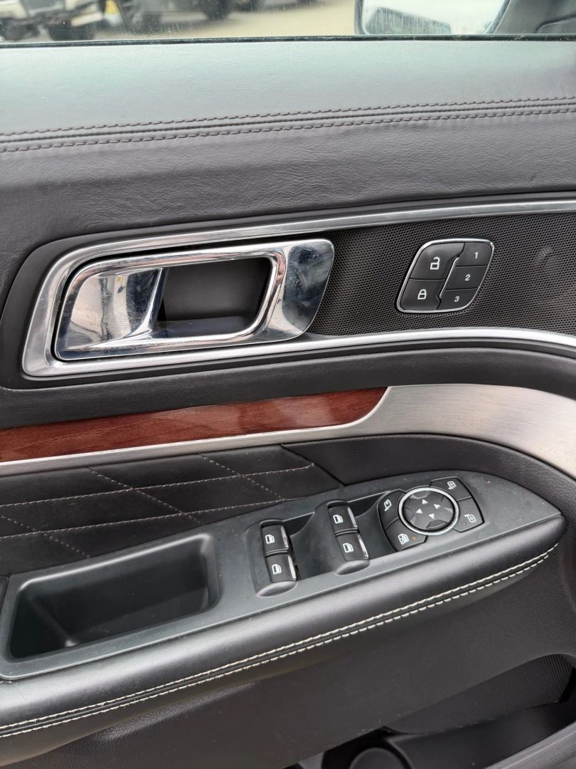 2019 Ford Explorer Platinum - Photo 18