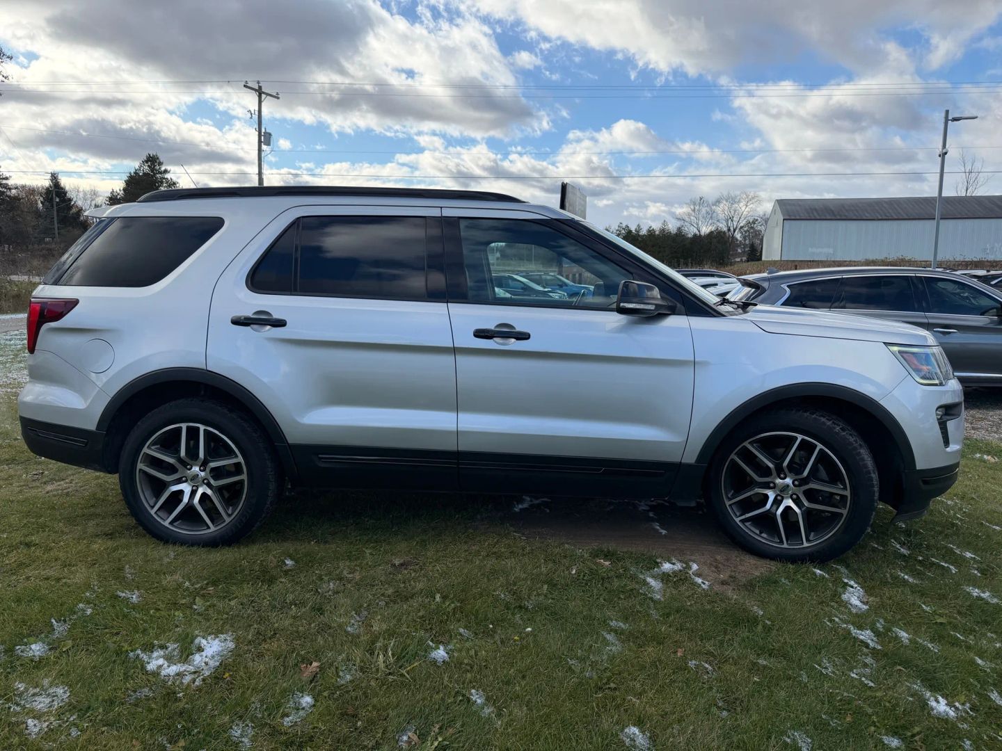 2019 Ford Explorer Sport photo 2
