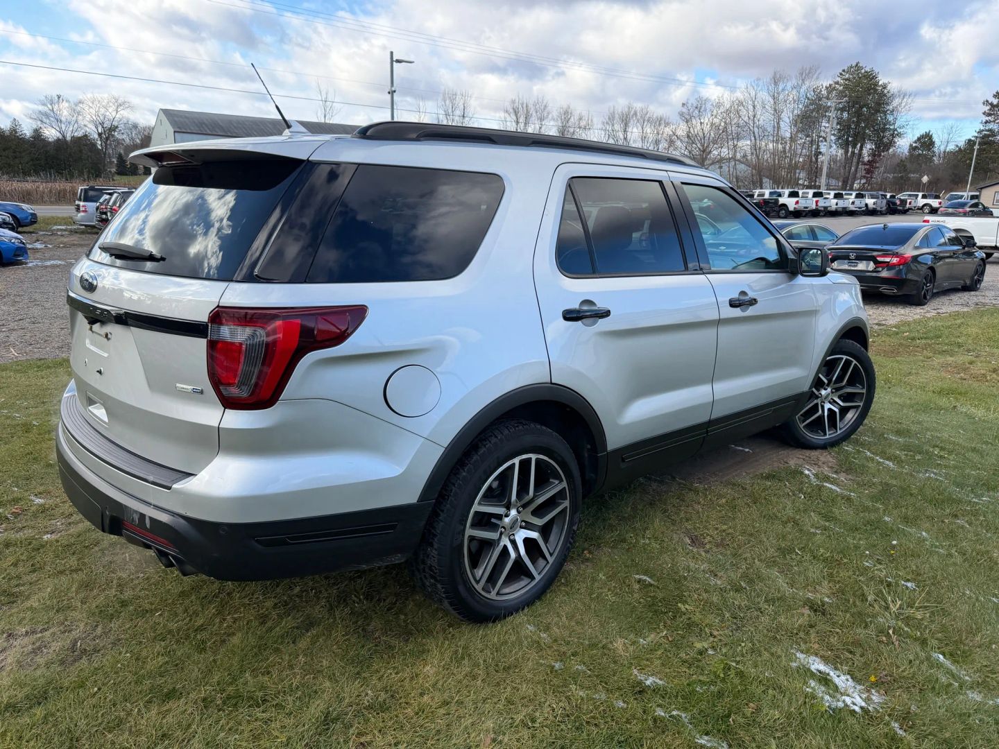 2019 Ford Explorer Sport photo 3