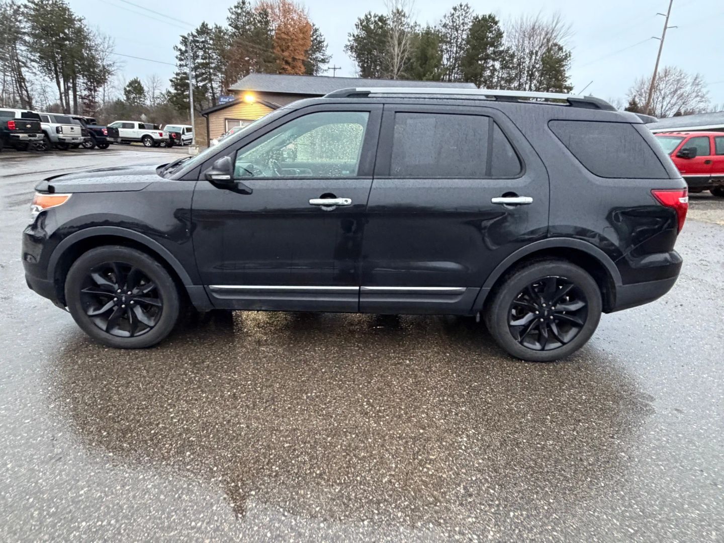2013 Ford Explorer XLT photo 2