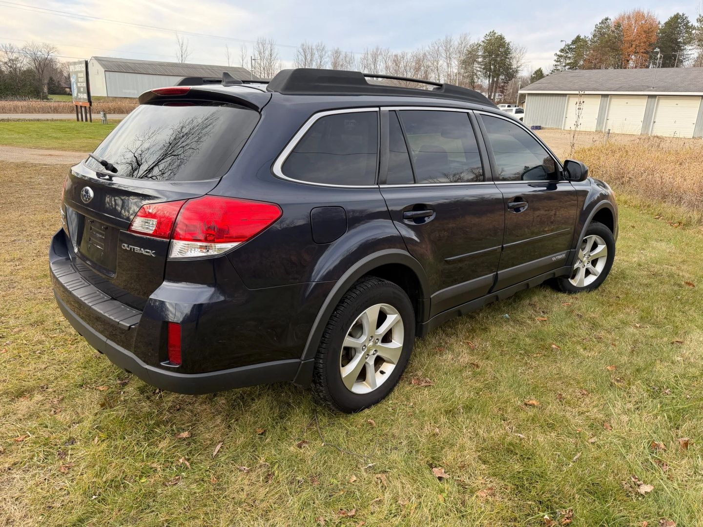 2014 Subaru Outback 2.5i Limited photo 4