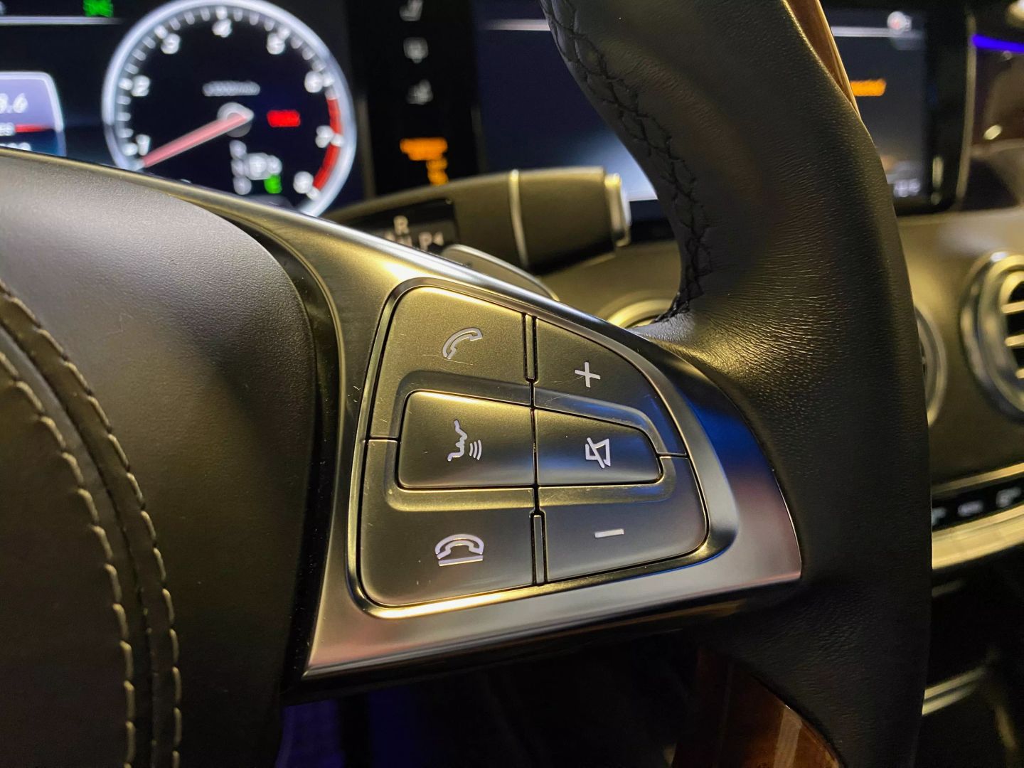 2015 Mercedes Benz S 4MATIC photo 12