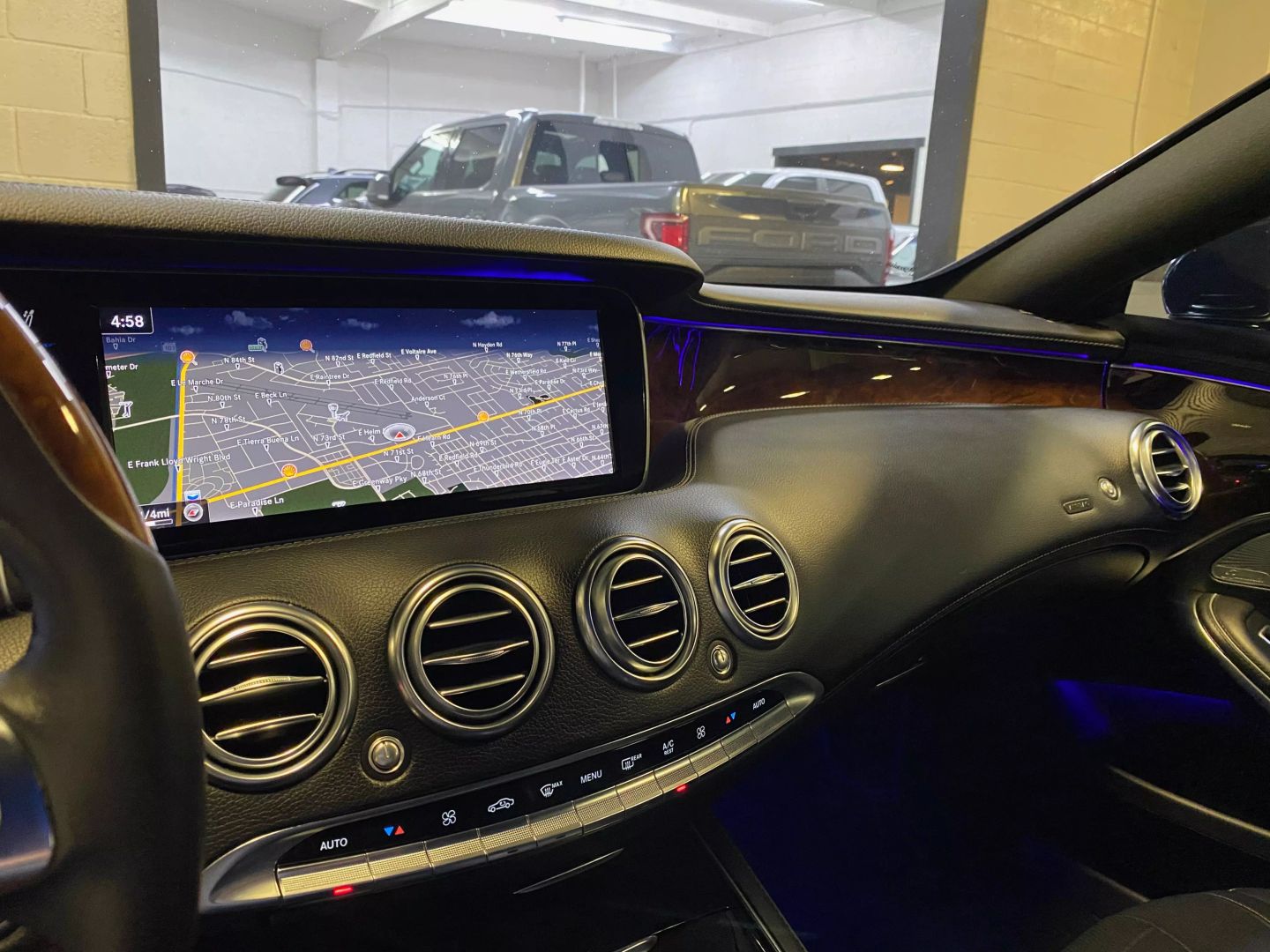 2015 Mercedes Benz S 4MATIC photo 16