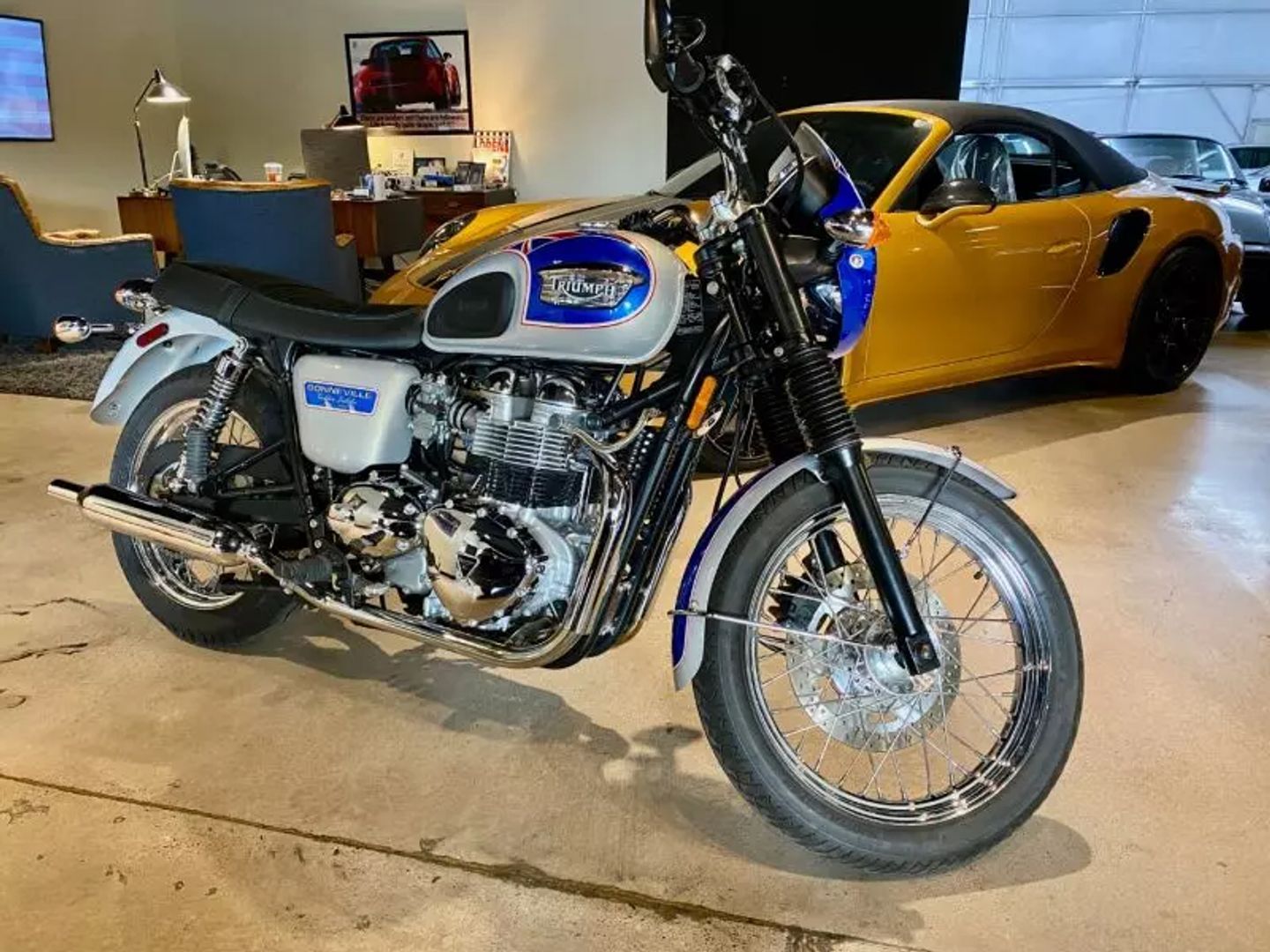 2002 Triumph Bonneville photo 3