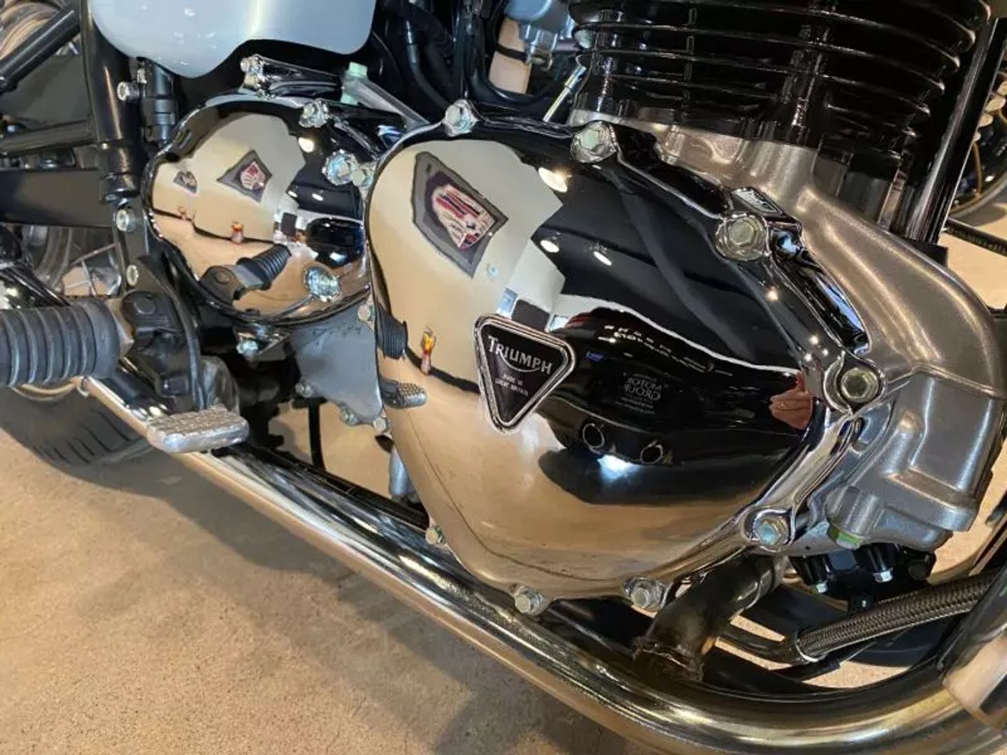 2002 Triumph Bonneville photo 7