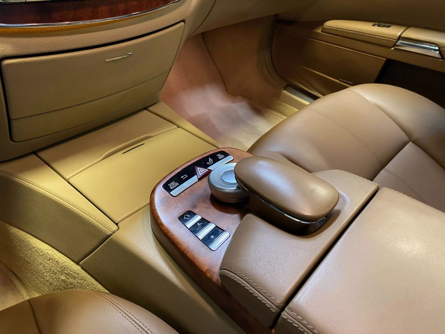 2007 Mercedes Benz S 550 photo 23