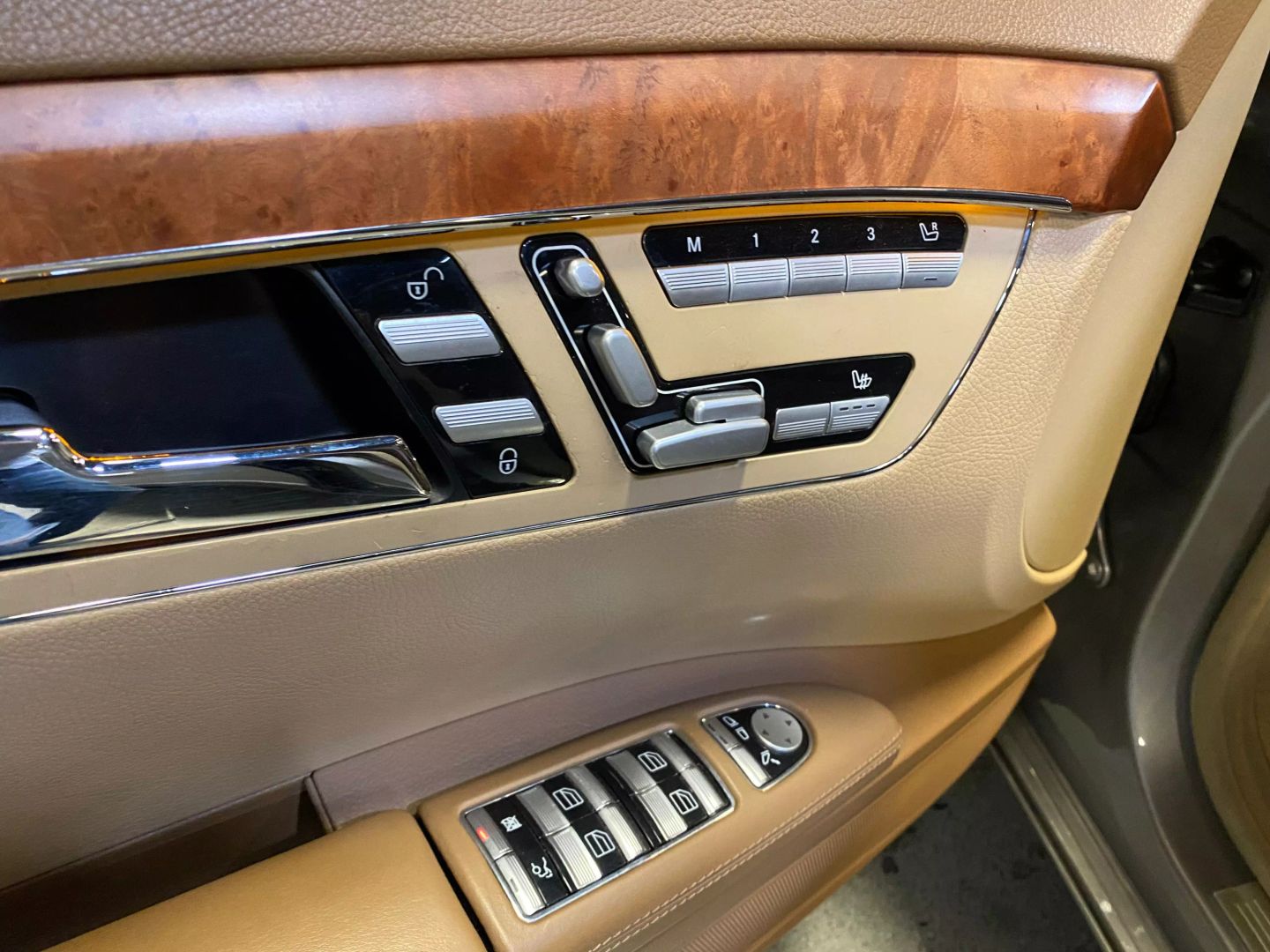 2007 Mercedes Benz S 550 photo 31