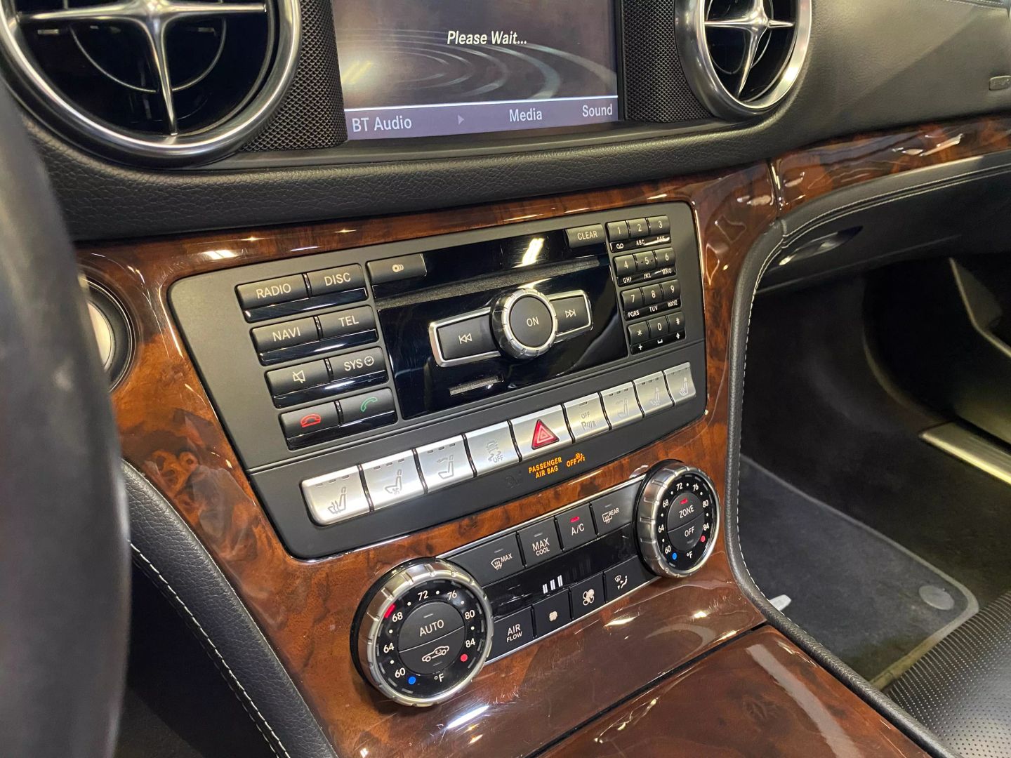 2013 Mercedes Benz SL 550 photo 33