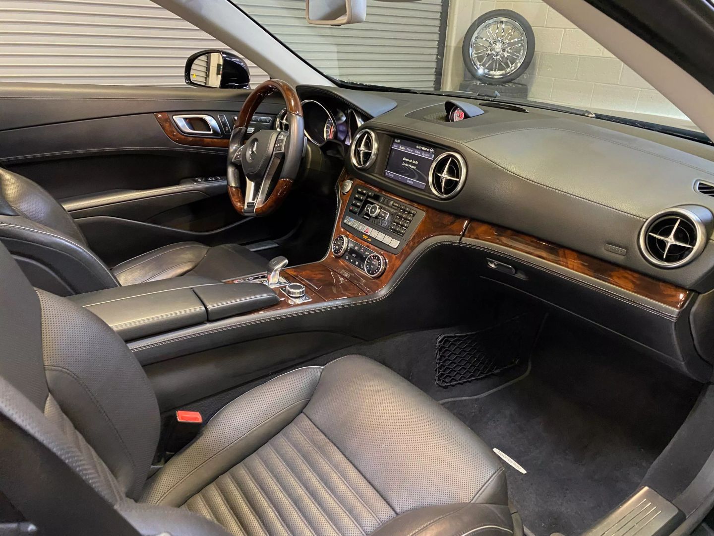 2013 Mercedes Benz SL 550 photo 44
