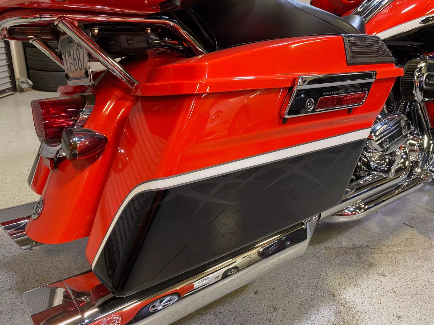 2012 Harley Davidson CVO Electra Glide FLHTCUSE7 photo 4