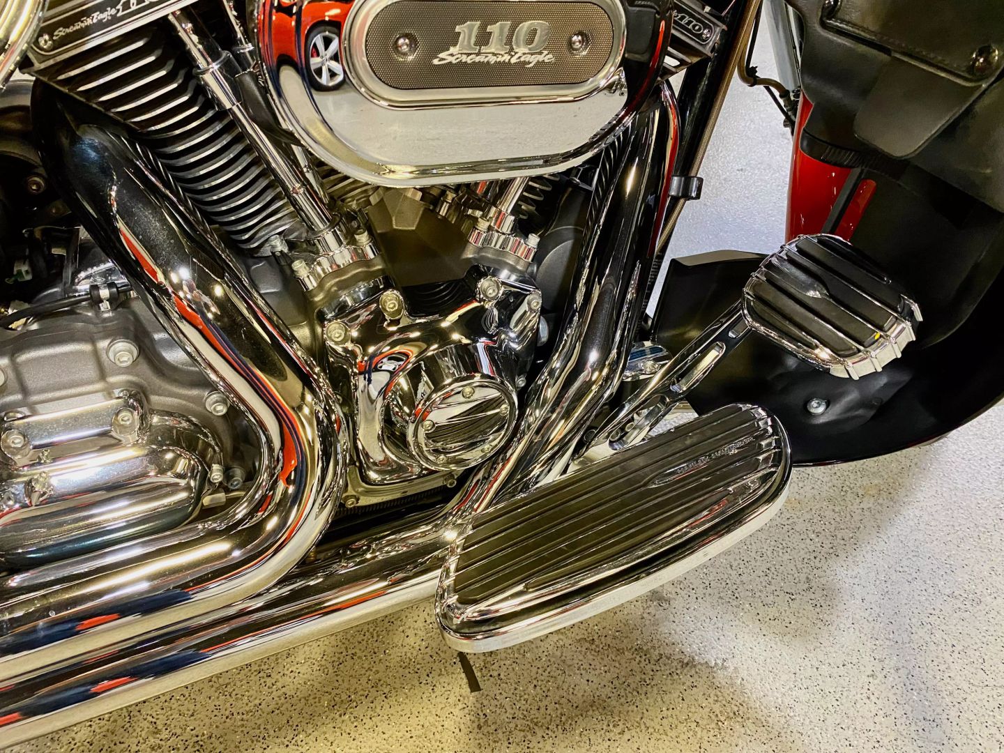 2012 Harley Davidson CVO Electra Glide FLHTCUSE7 photo 11