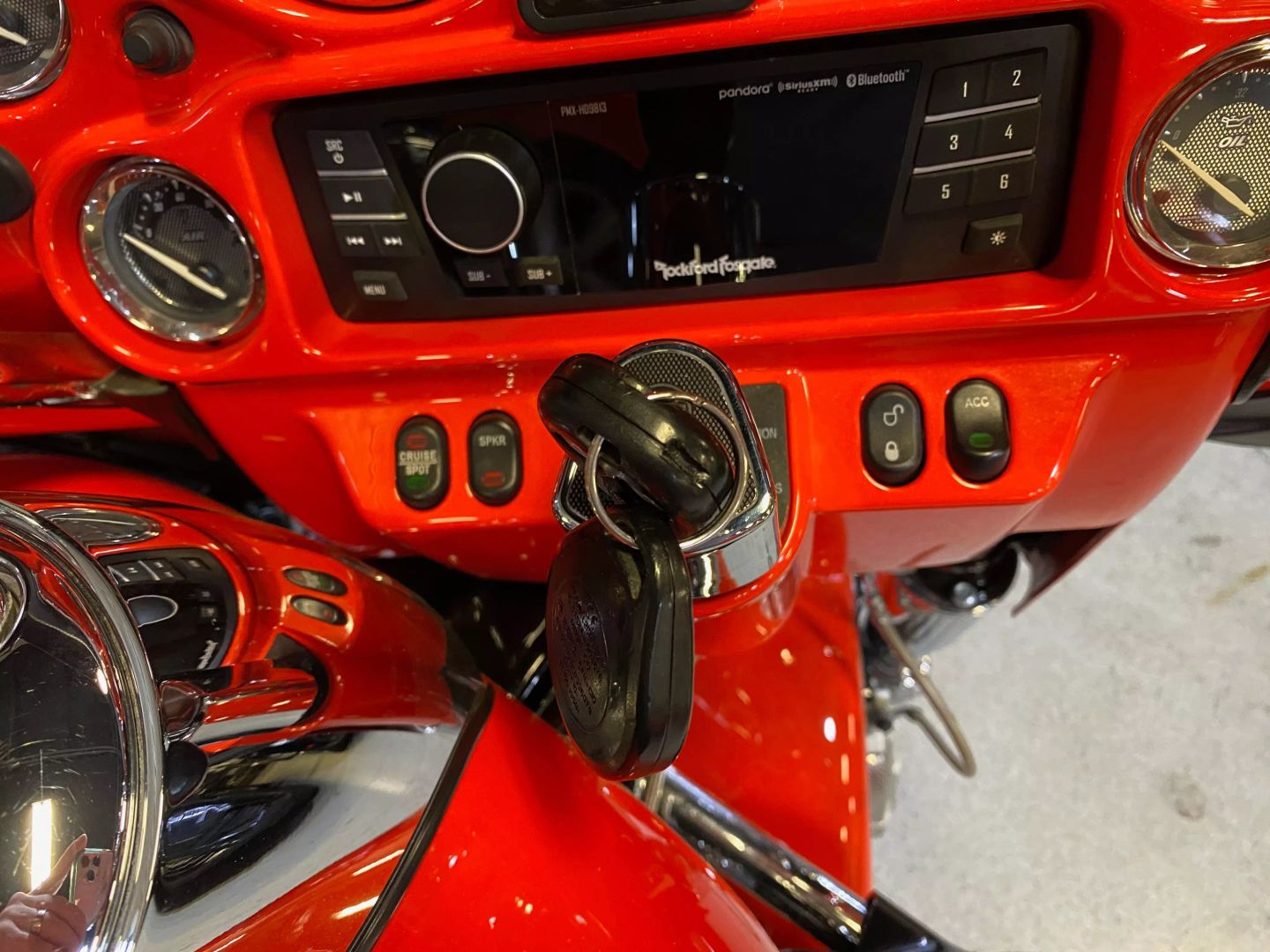 2012 Harley Davidson CVO Electra Glide FLHTCUSE7 photo 15