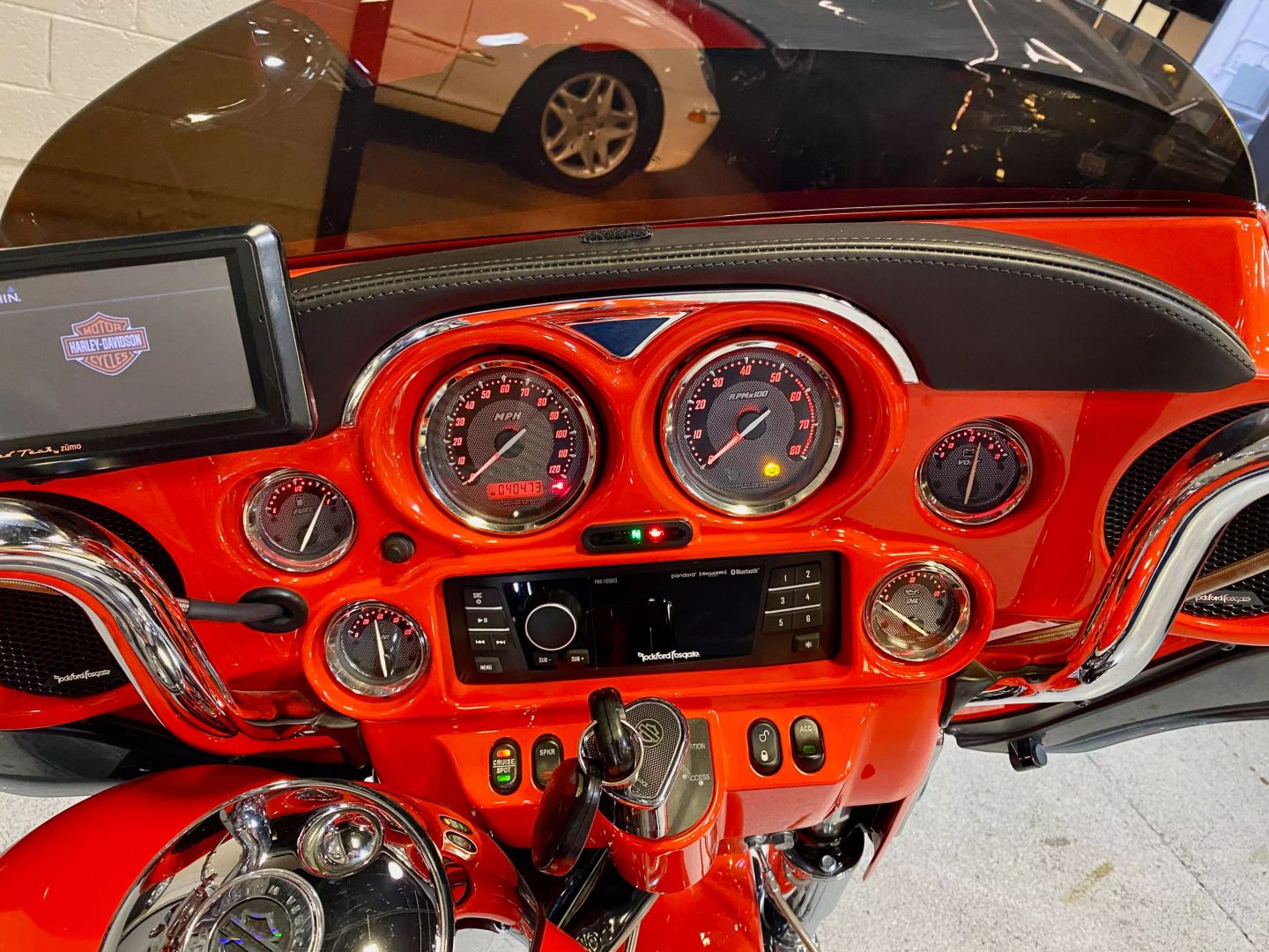 2012 Harley Davidson CVO Electra Glide FLHTCUSE7 photo 17
