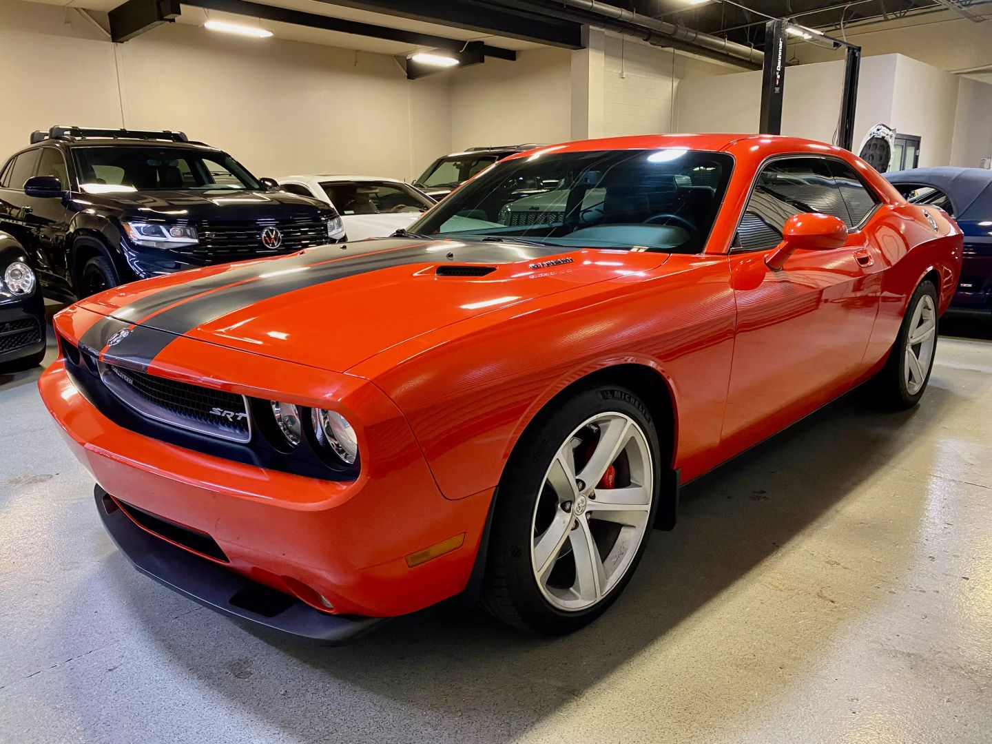 2009 Dodge Challenger SRT8 photo 2