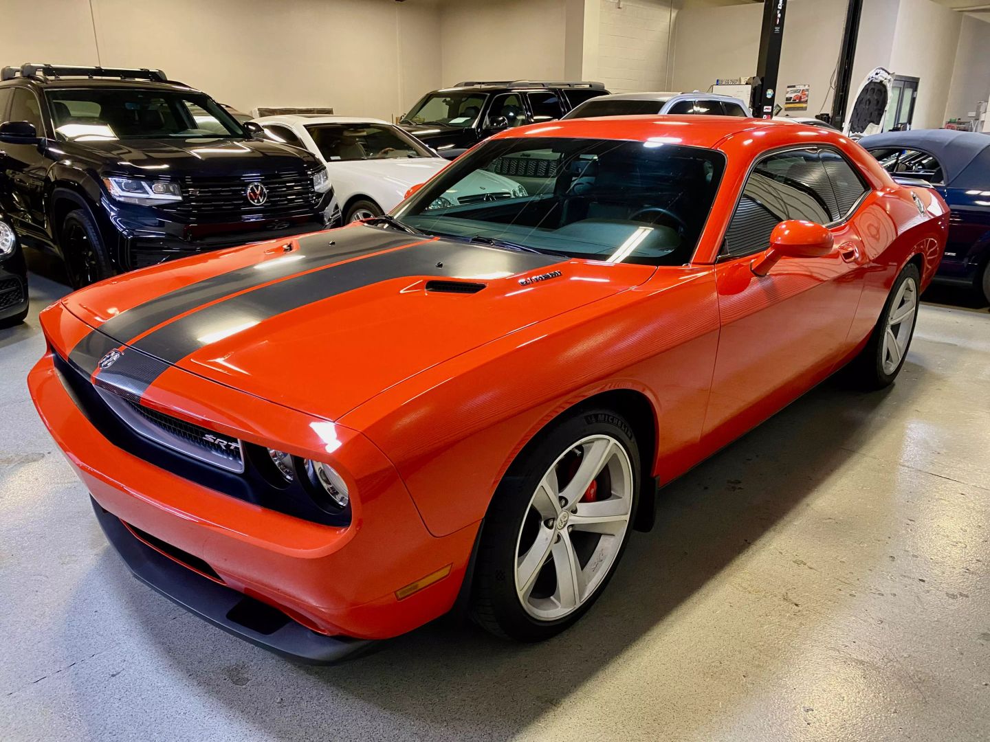 2009 Dodge Challenger SRT8 photo 3