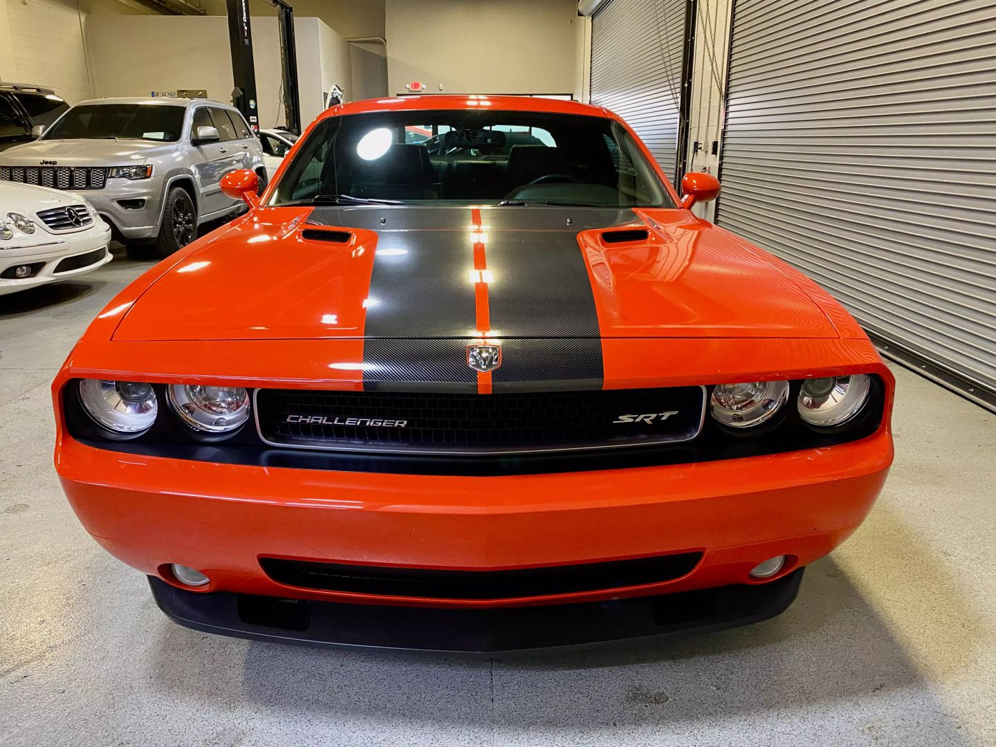 2009 Dodge Challenger SRT8 photo 4
