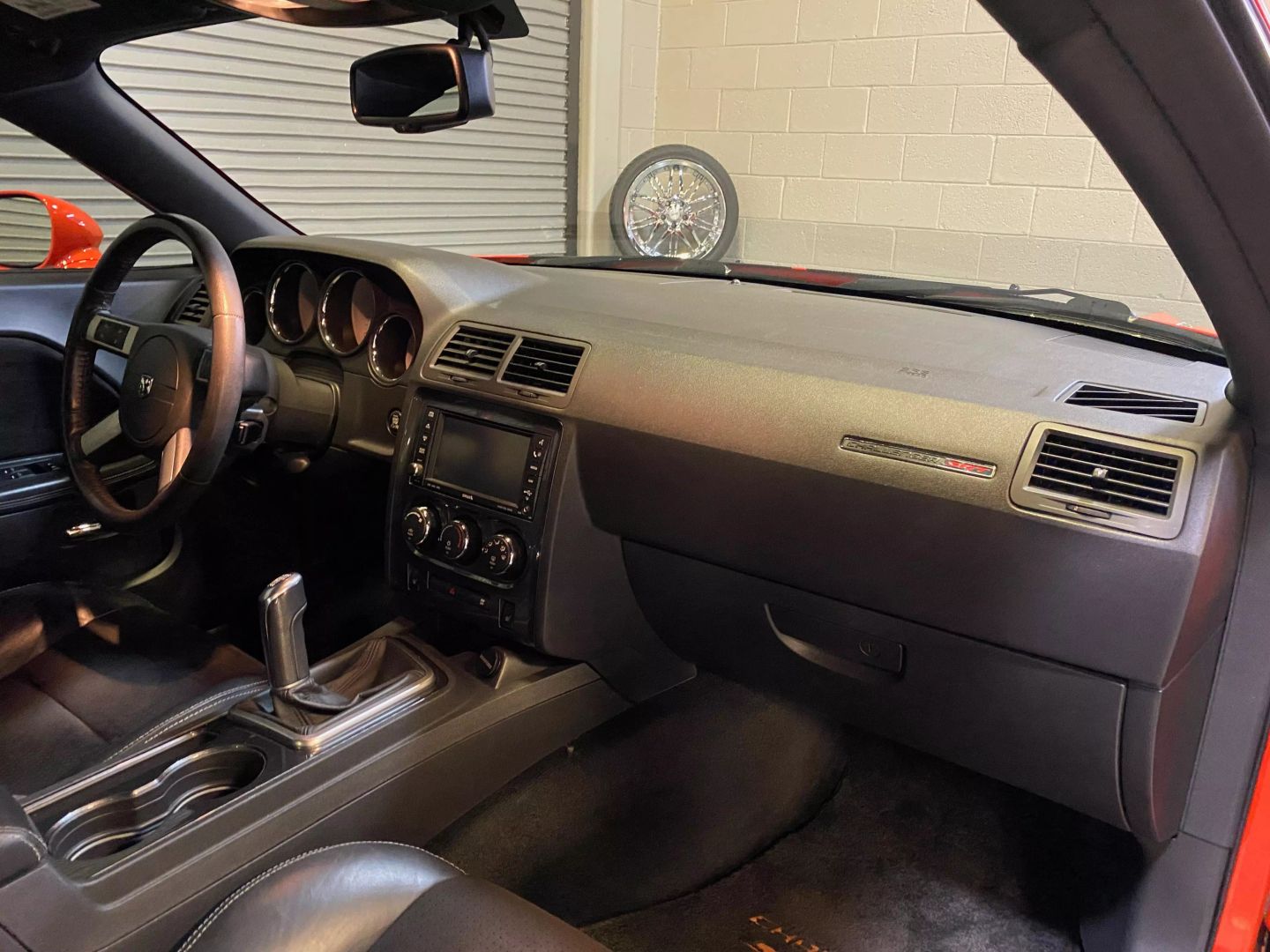 2009 Dodge Challenger SRT8 photo 18