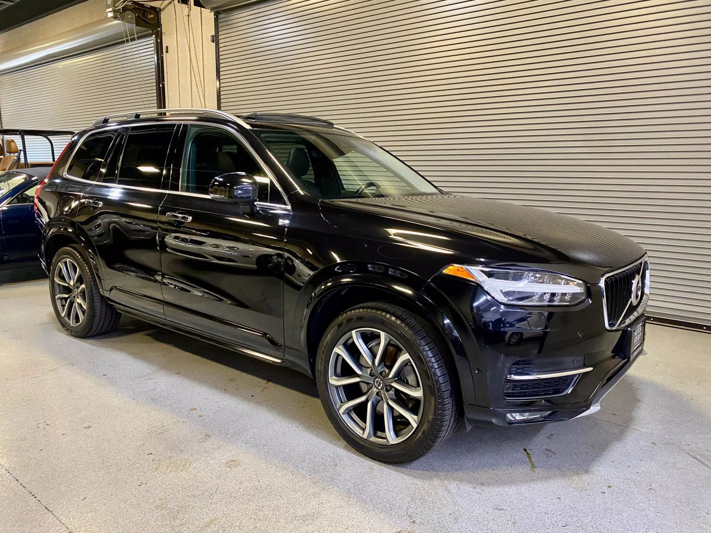 2017 Volvo XC90 Momentum photo 3