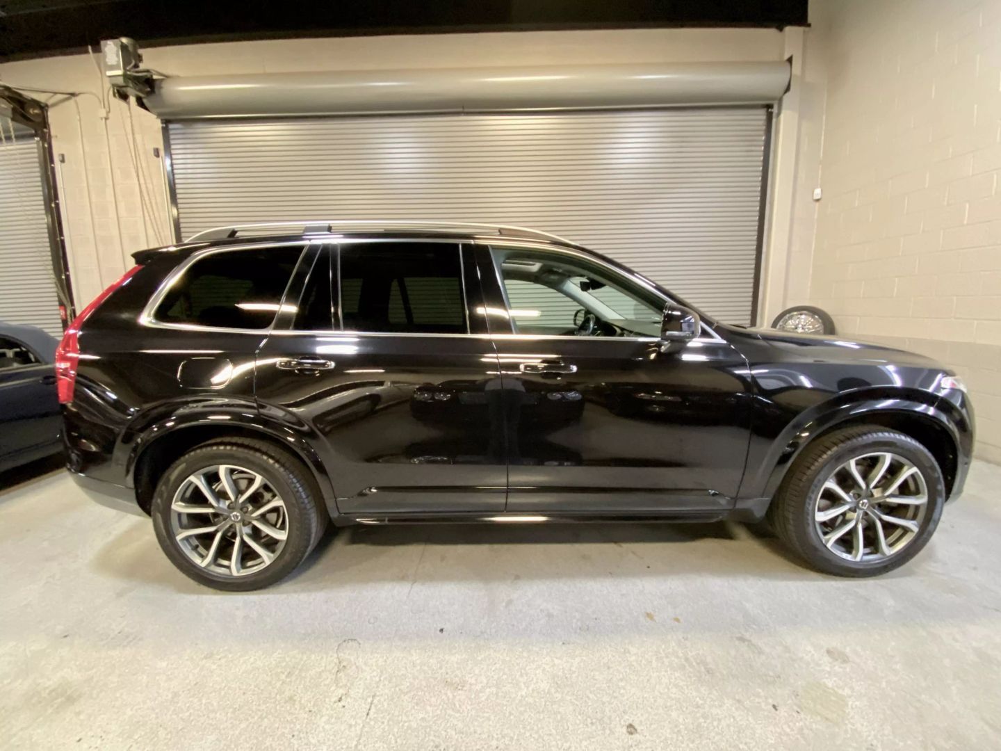 2017 Volvo XC90 Momentum photo 8