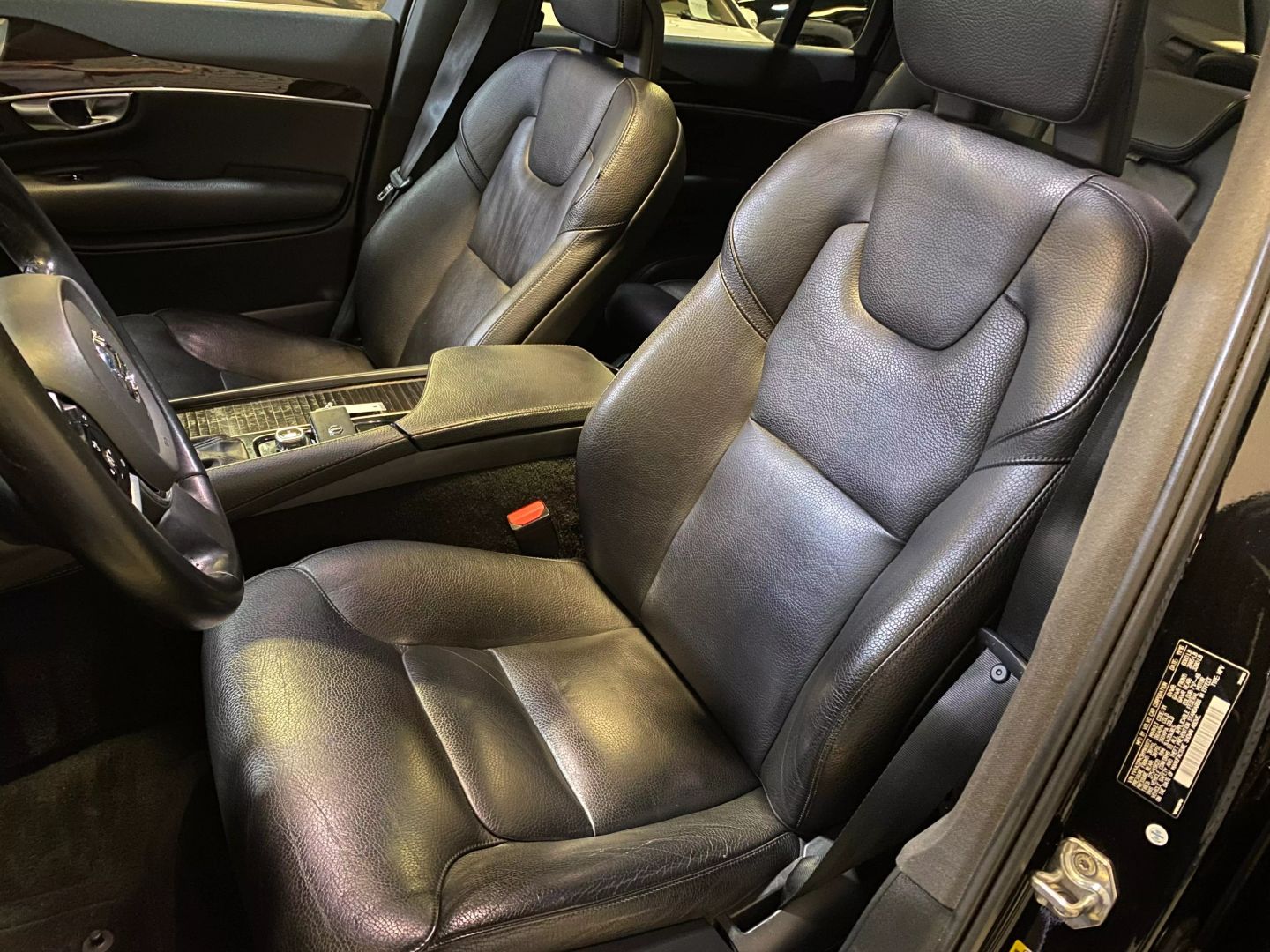 2017 Volvo XC90 Momentum photo 18