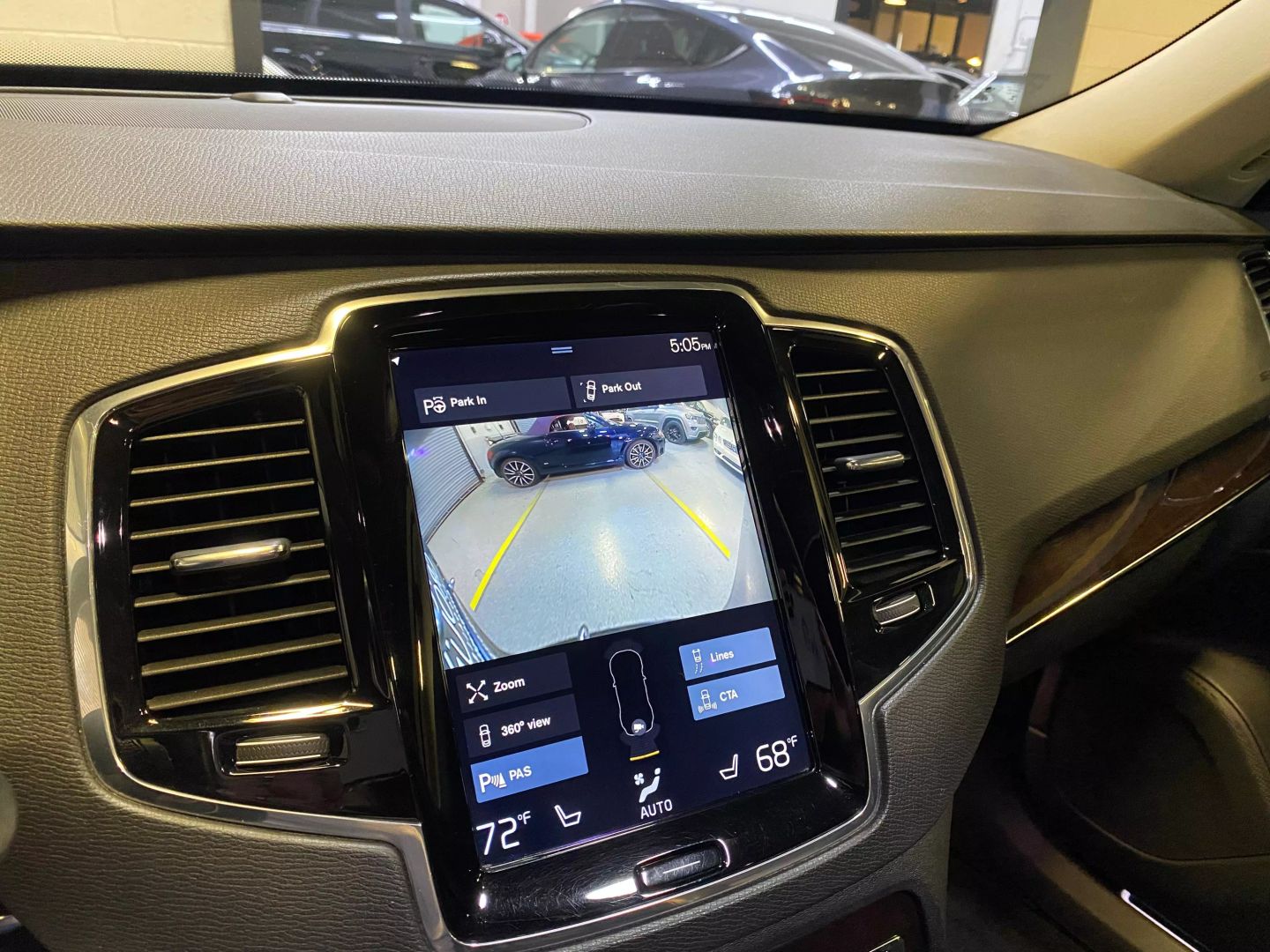 2017 Volvo XC90 Momentum photo 22