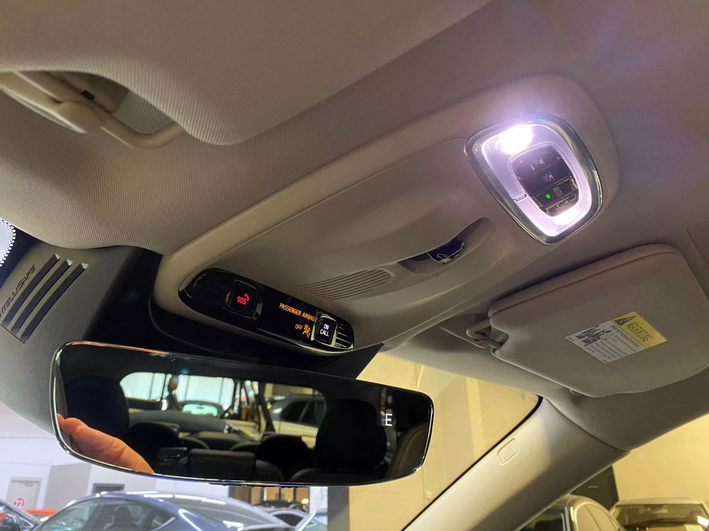 2017 Volvo XC90 Momentum photo 27