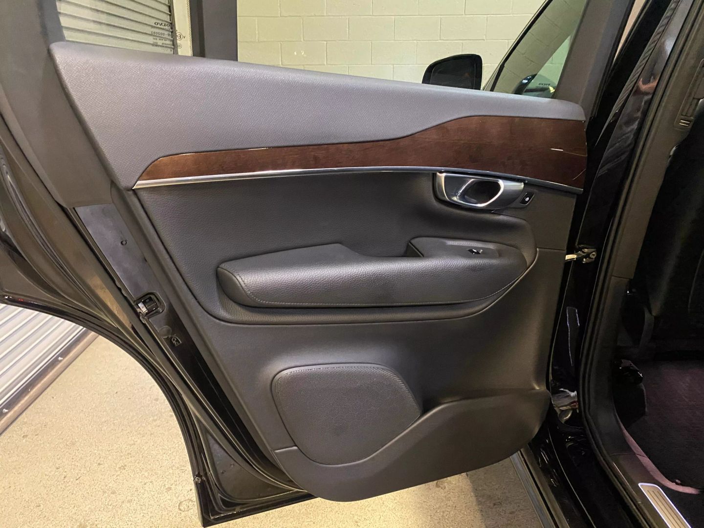 2017 Volvo XC90 Momentum photo 31