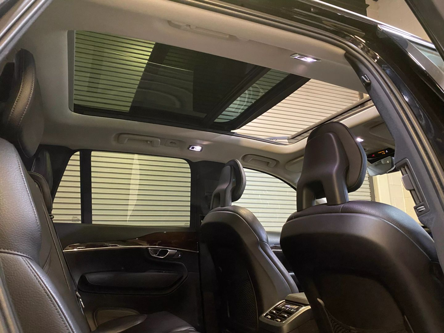 2017 Volvo XC90 Momentum photo 34