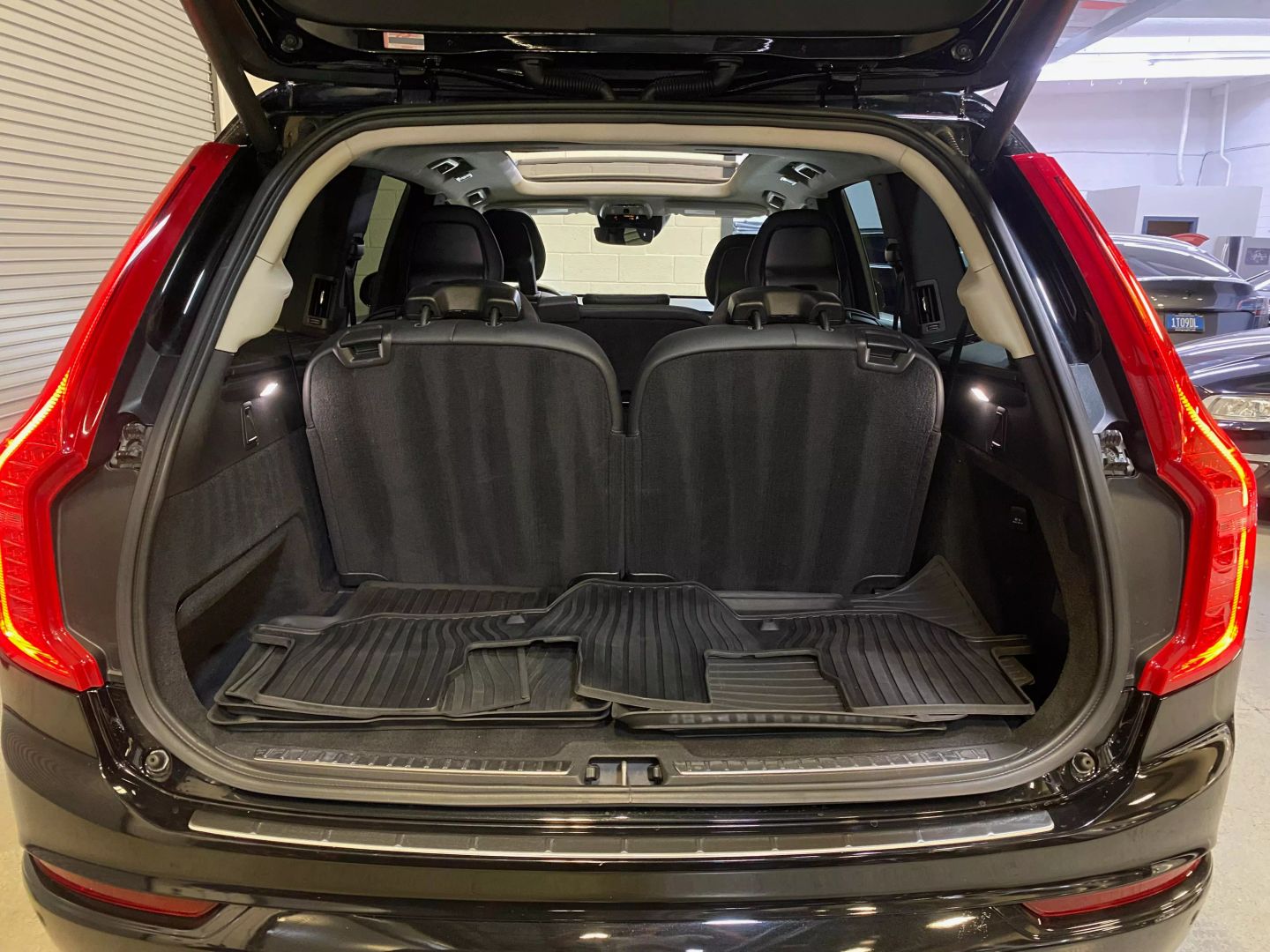 2017 Volvo XC90 Momentum photo 42