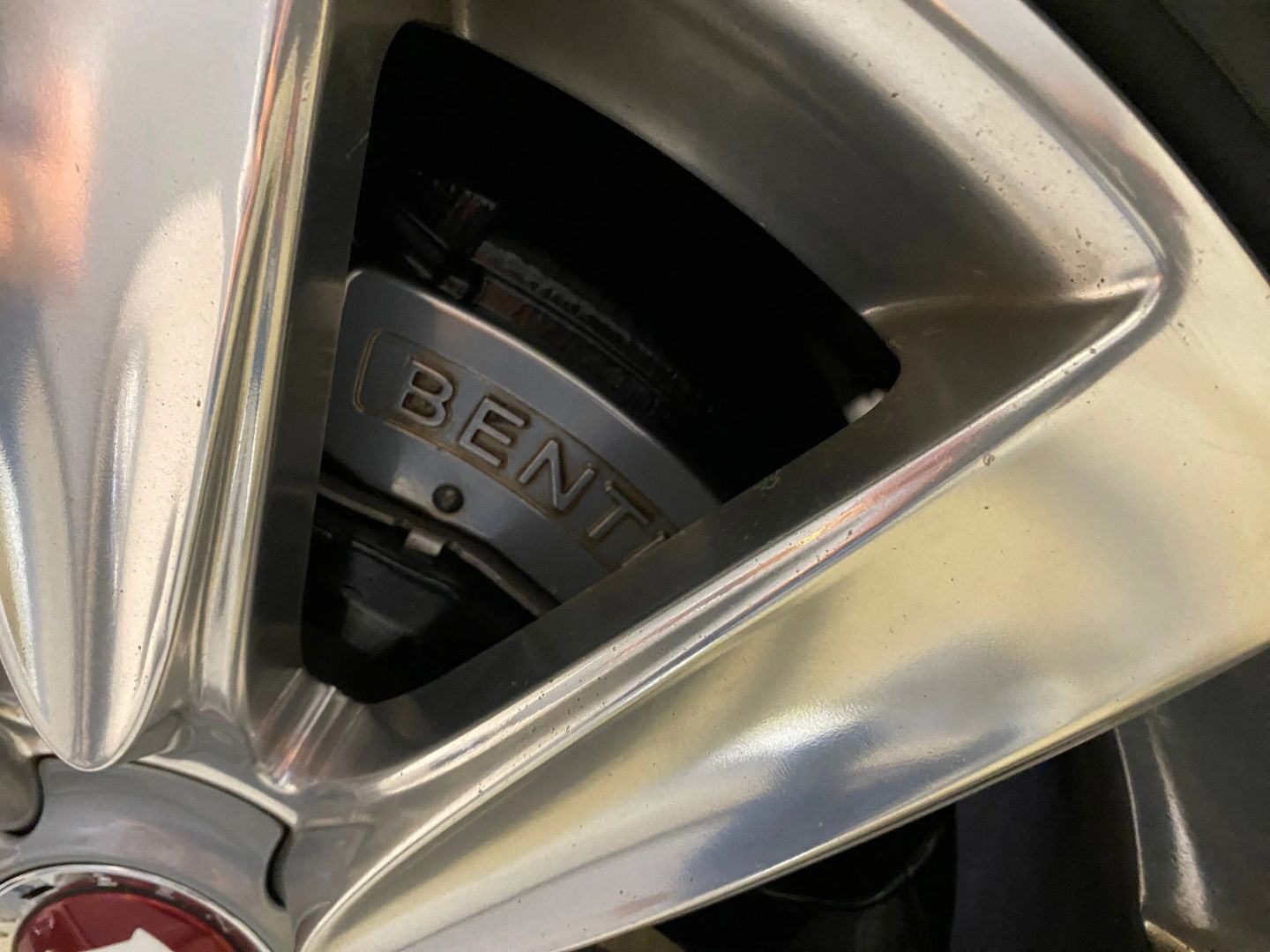 2015 Bentley Flying Spur V8 photo 12