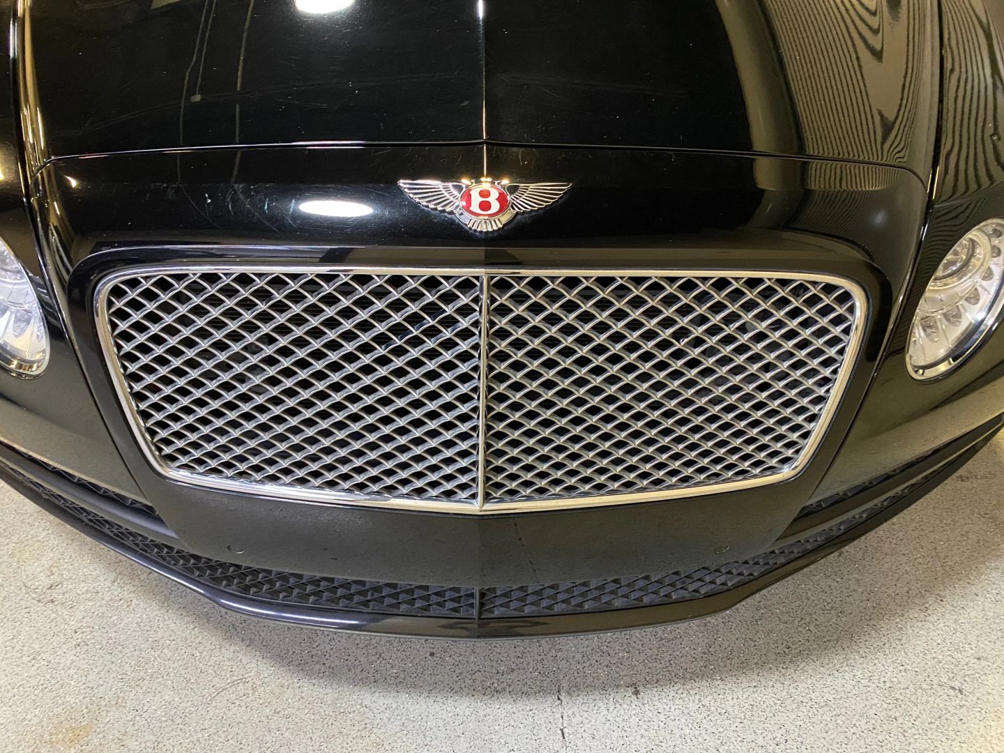 2015 Bentley Flying Spur V8 photo 16