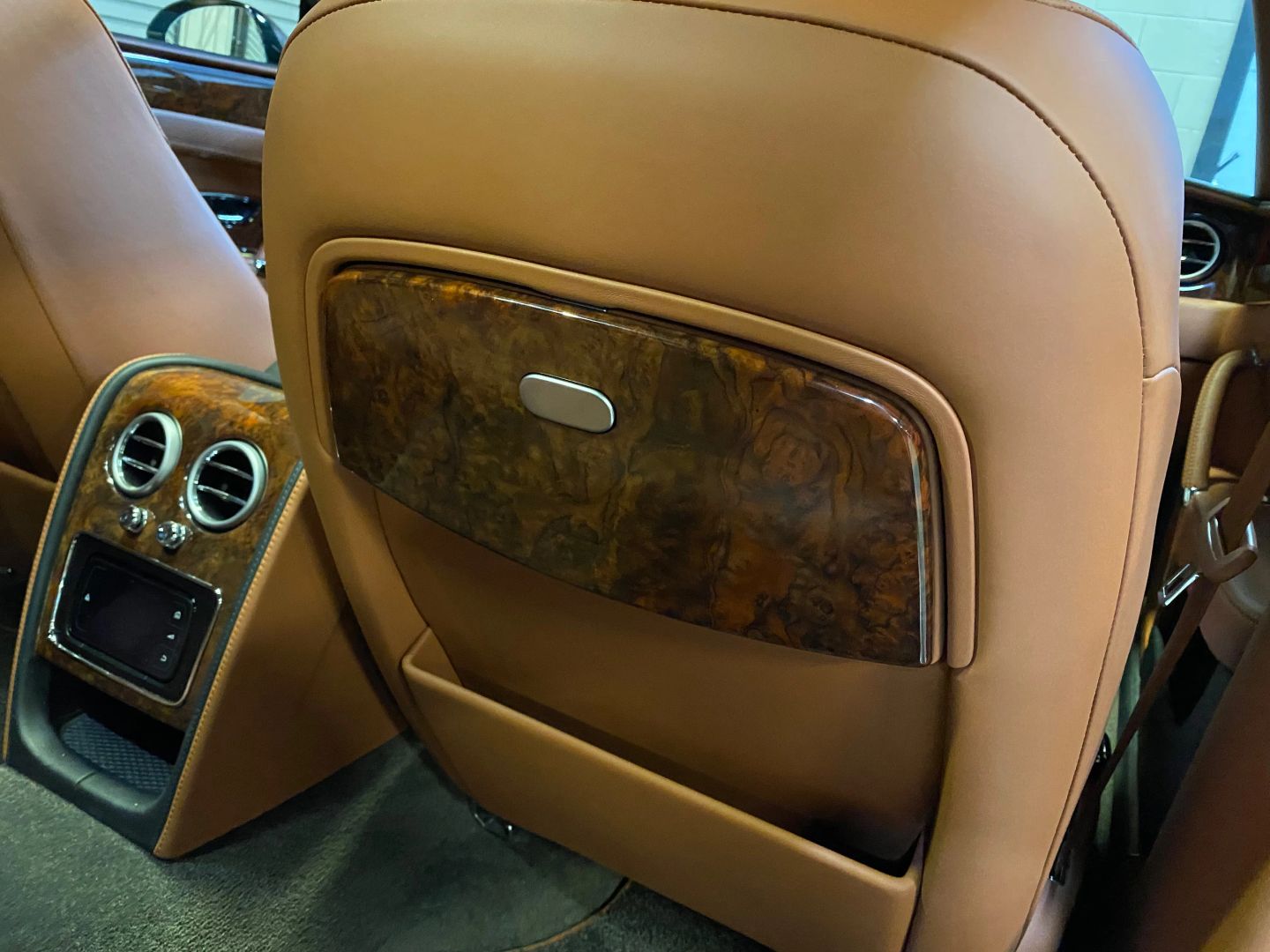2015 Bentley Flying Spur V8 photo 25