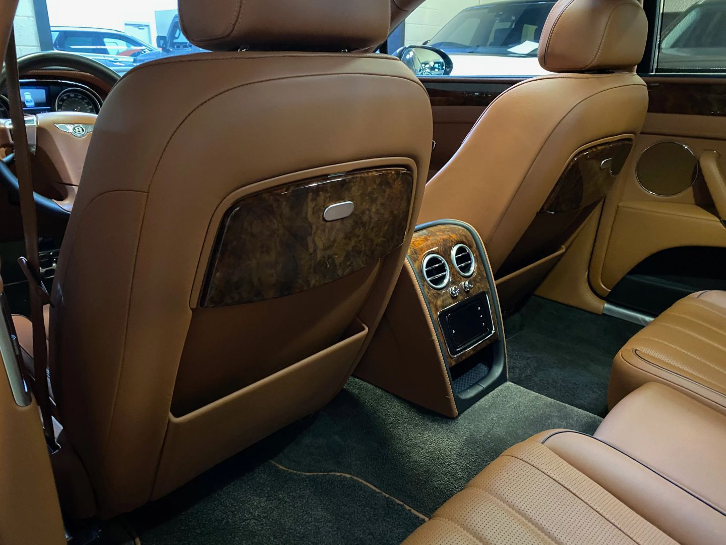 2015 Bentley Flying Spur V8 photo 42
