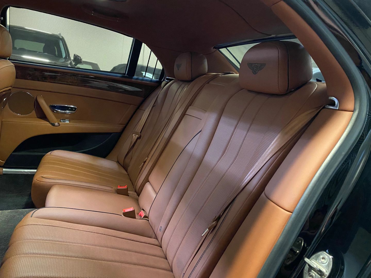 2015 Bentley Flying Spur V8 photo 44