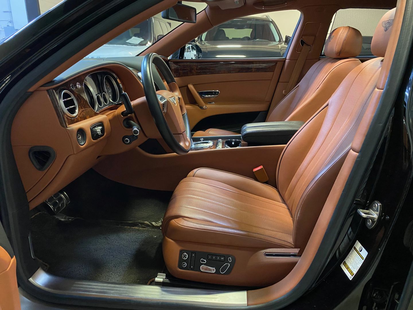 2015 Bentley Flying Spur V8 photo 47