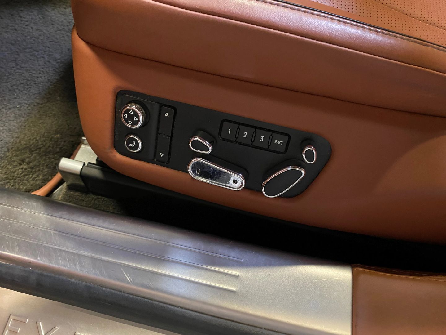 2015 Bentley Flying Spur V8 photo 49