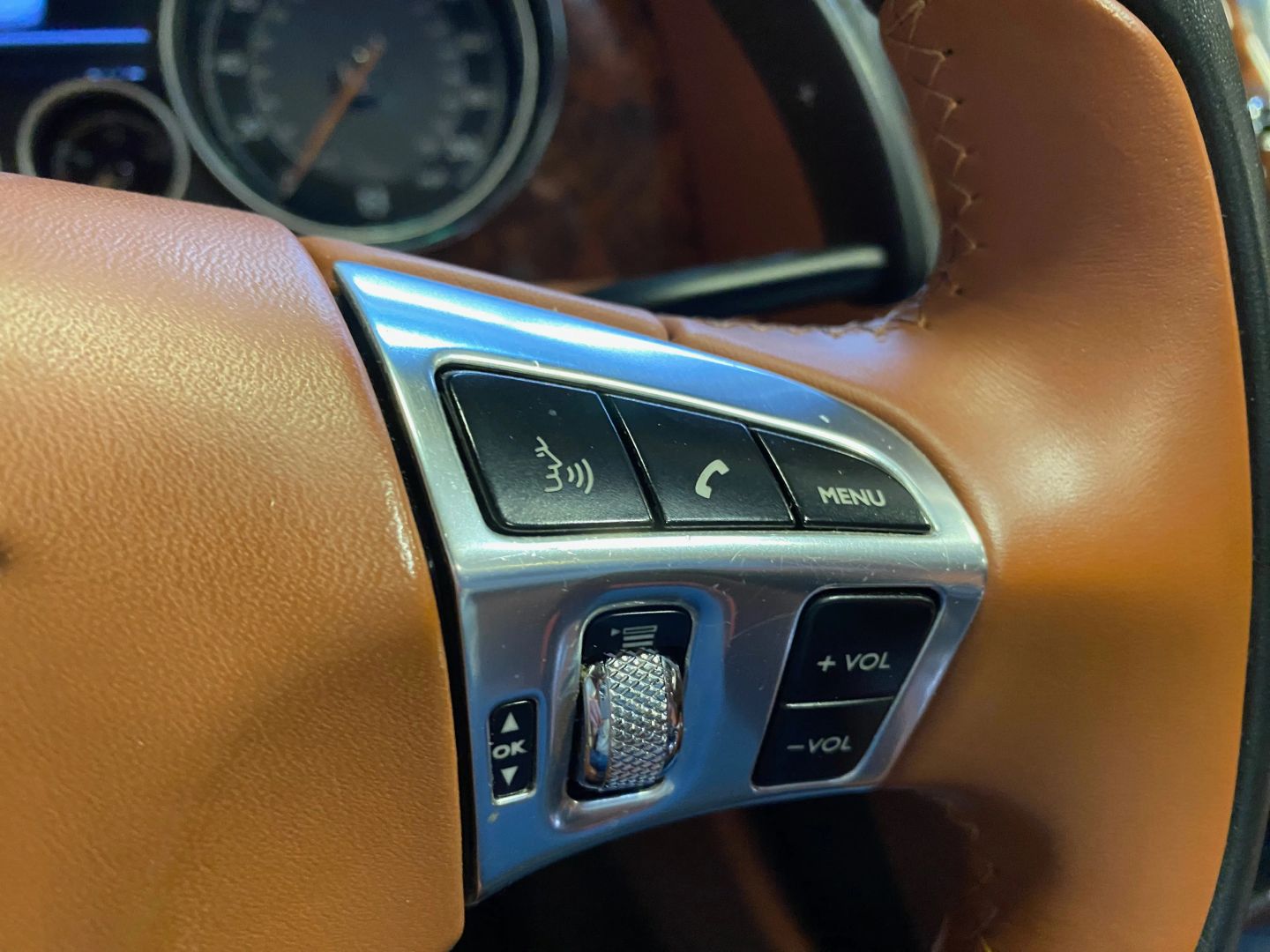 2015 Bentley Flying Spur V8 photo 51