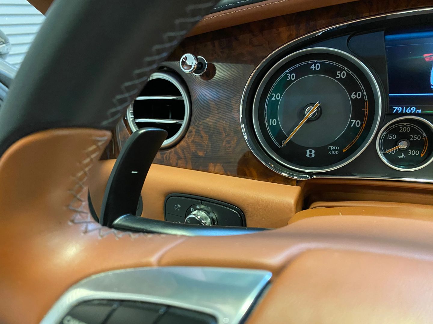 2015 Bentley Flying Spur V8 photo 52