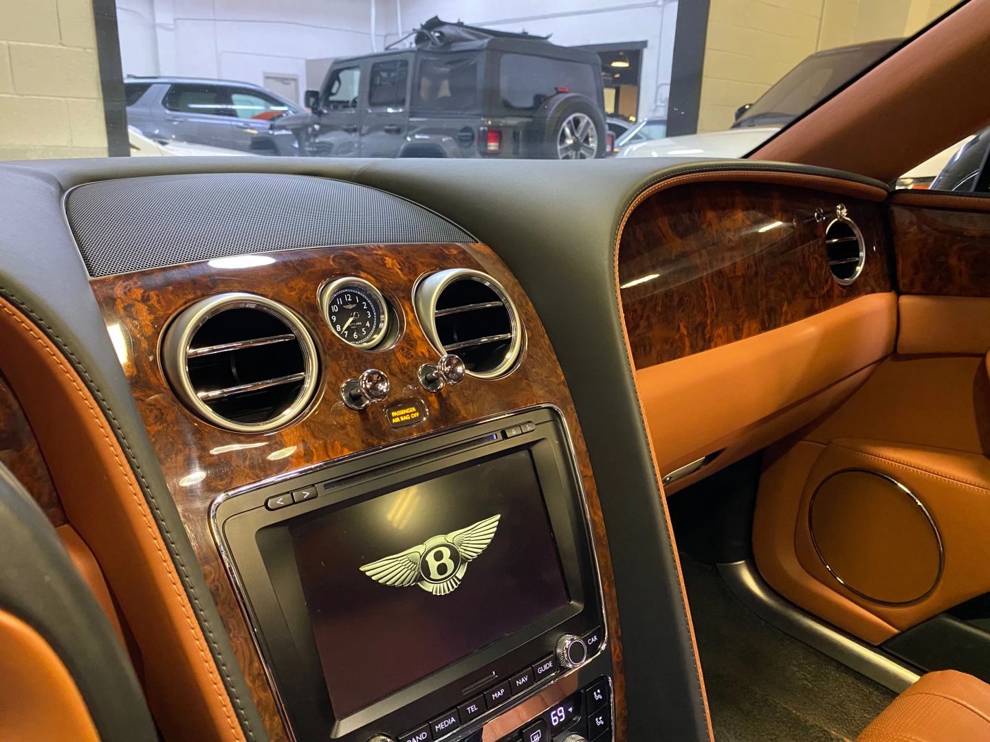 2015 Bentley Flying Spur V8 photo 55