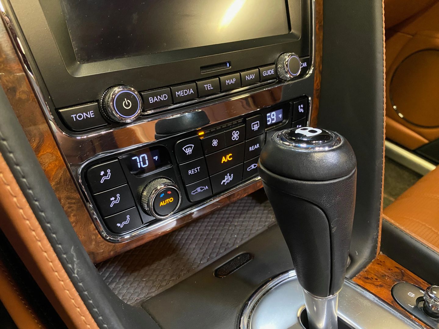 2015 Bentley Flying Spur V8 photo 56